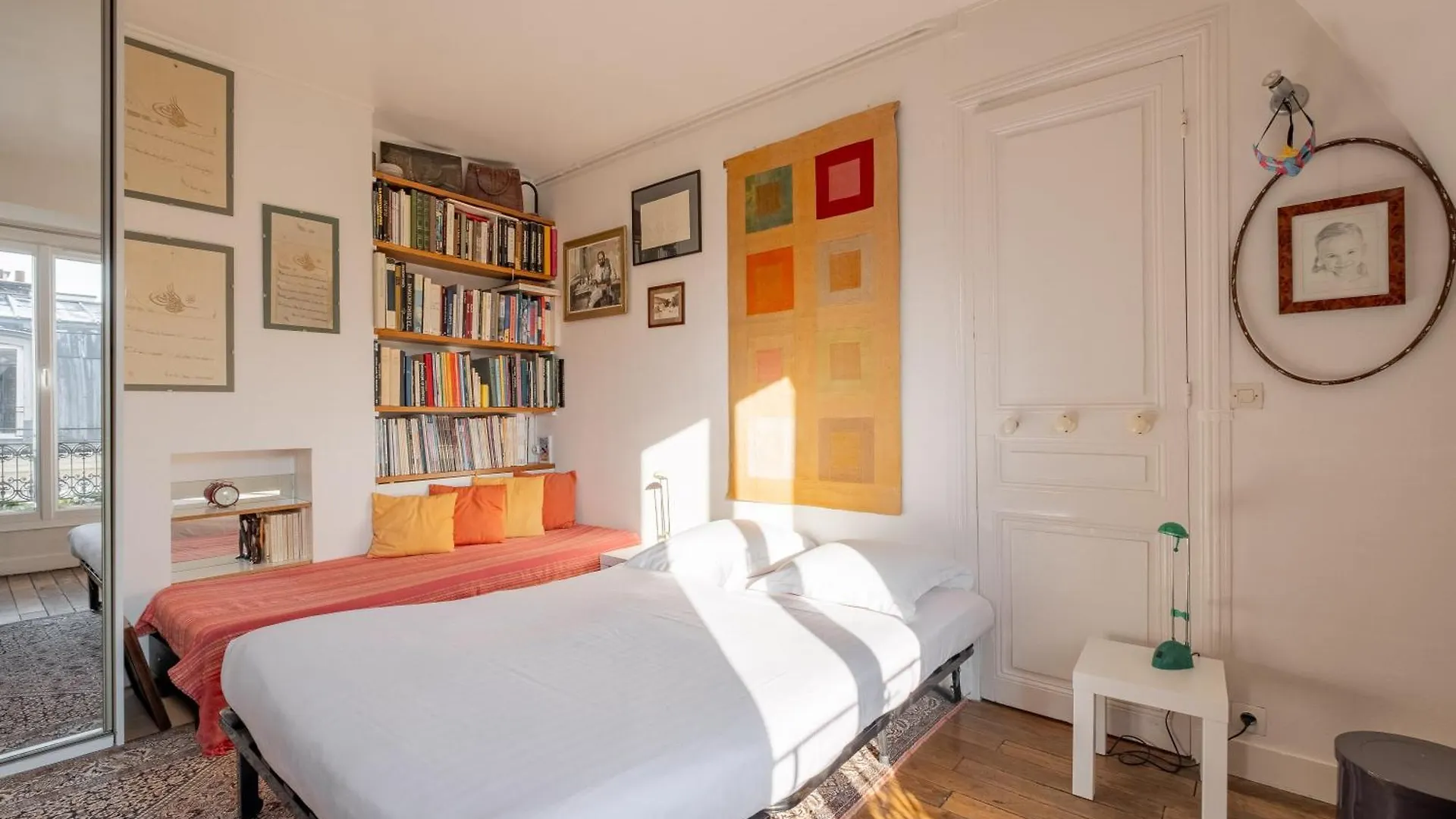 Veeve - Theatre In The Sky Apartment *